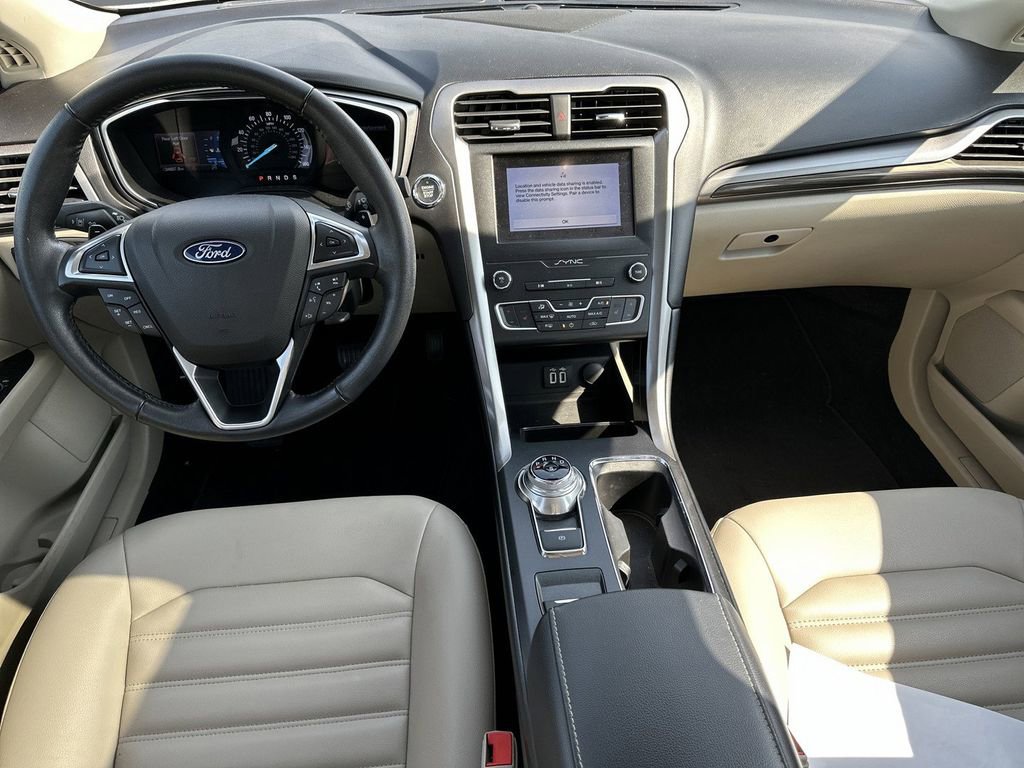 Used 2019 Ford Fusion SEL FWD image 17