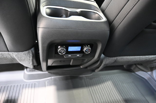 New 2027 Chevrolet Traverse Z71 w/ Driver Confidence Package AWD/4WD image 29