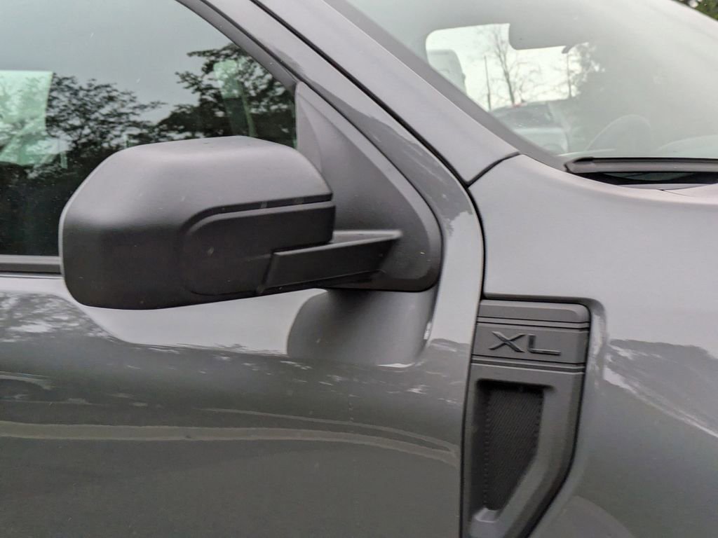New 2025 Ford Maverick XL image 13