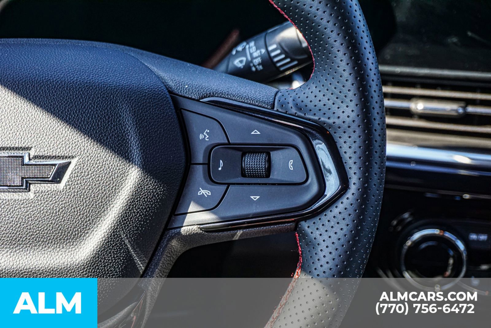 Used 2025 Chevrolet Trax RS FWD image 33