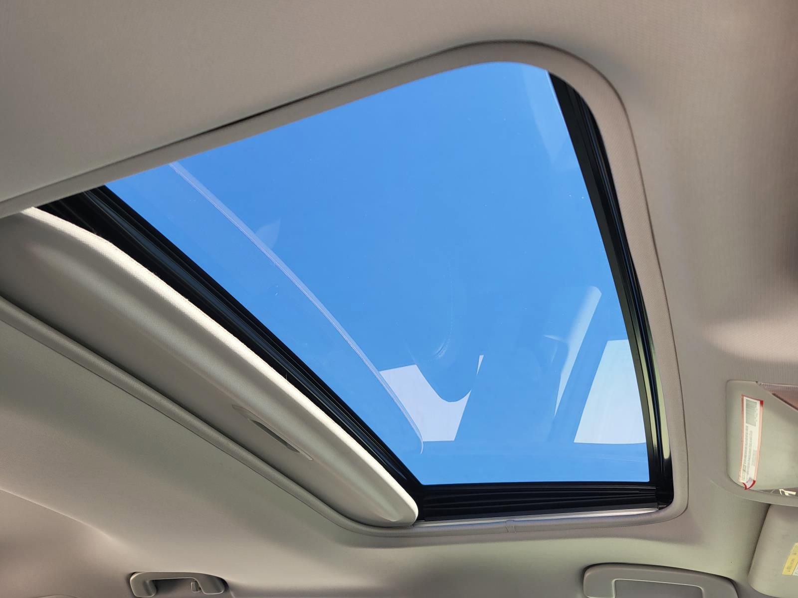 Used 2019 Toyota RAV4 XLE Premium image 9