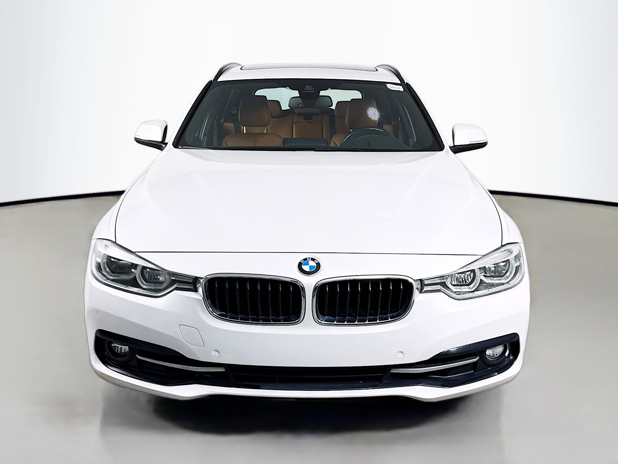 Used 2019 BMW 330i xDrive Wagon w/ Premium Package image 2