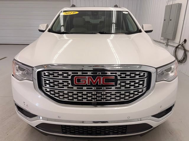 Used 2019 GMC Acadia Denali w/ Technology Package AWD/4WD image 2