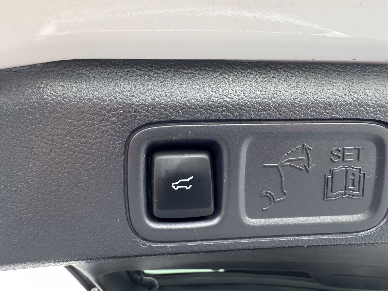 Used 2024 Ford Expedition XLT AWD/4WD image 38