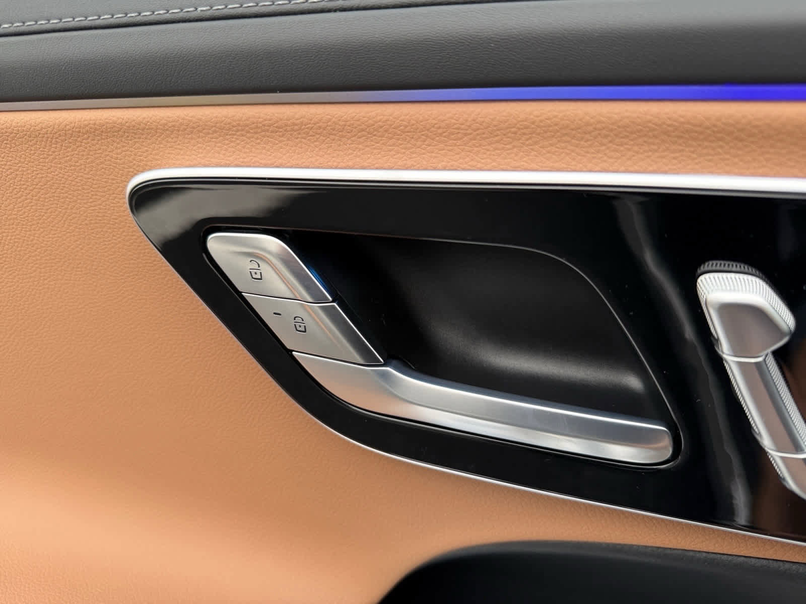 New 2026 Mercedes-Benz E 450 4MATIC All-Terrain Wagon image 25