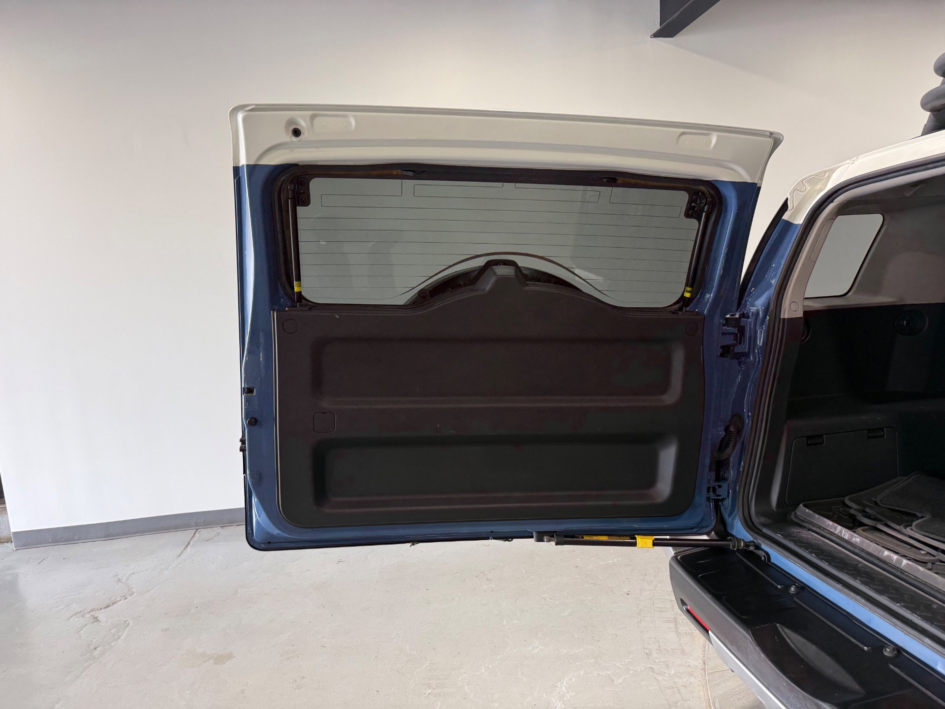 Used 2013 Toyota FJ Cruiser 4WD w/ Convenience Pkg image 21