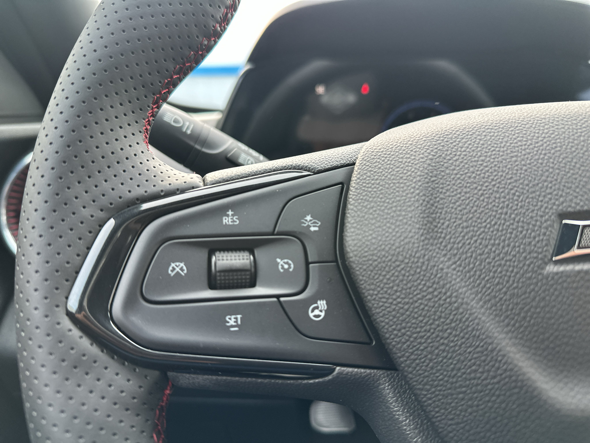 New 2026 Chevrolet Trax RS w/ Driver Confidence Package FWD image 25