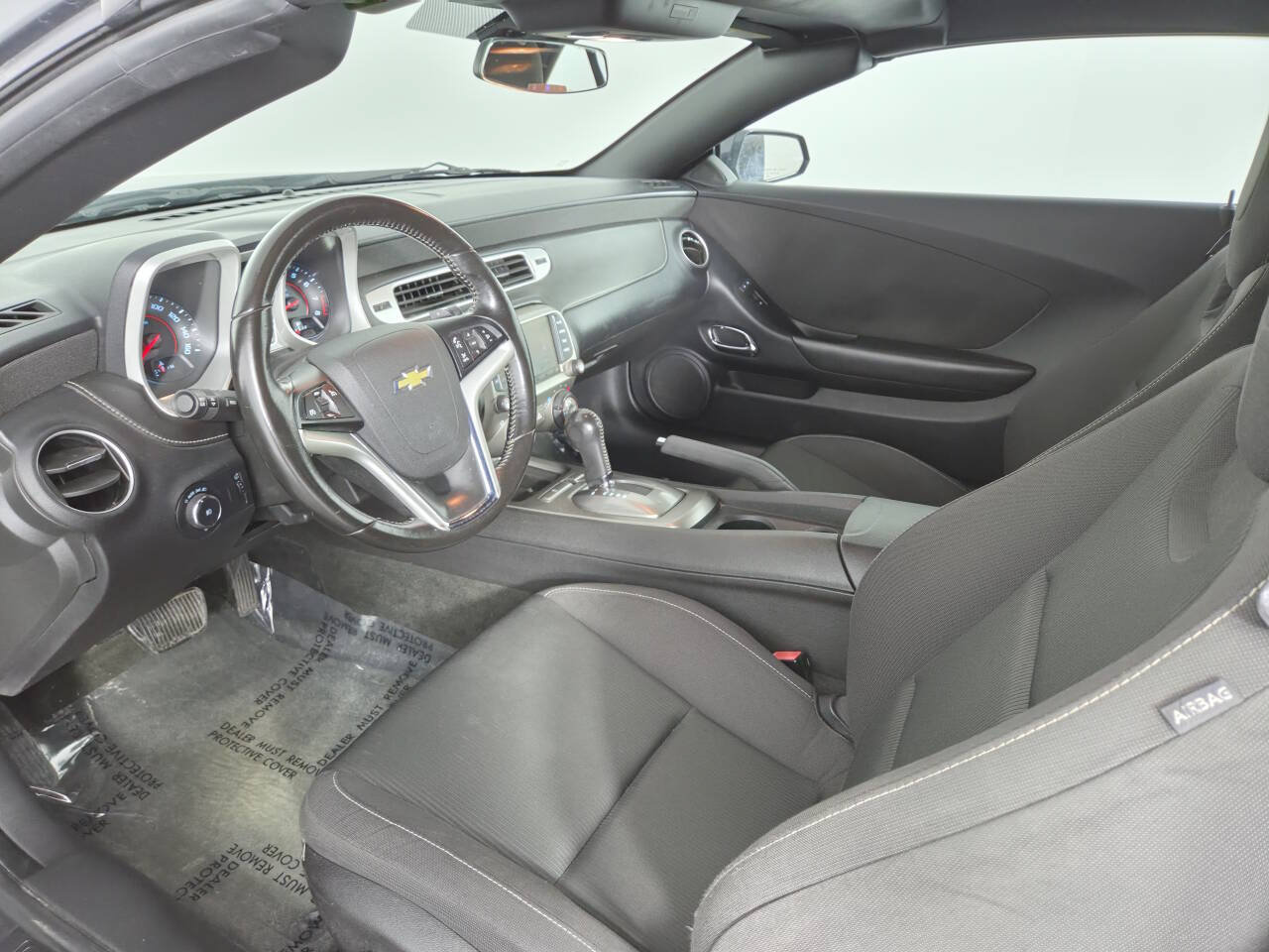 Used 2015 Chevrolet Camaro LT RWD image 15