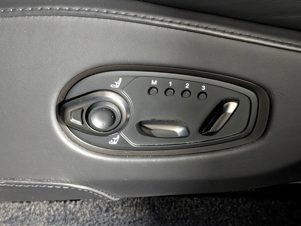 Used 2023 Aston Martin DBX 707 image 27