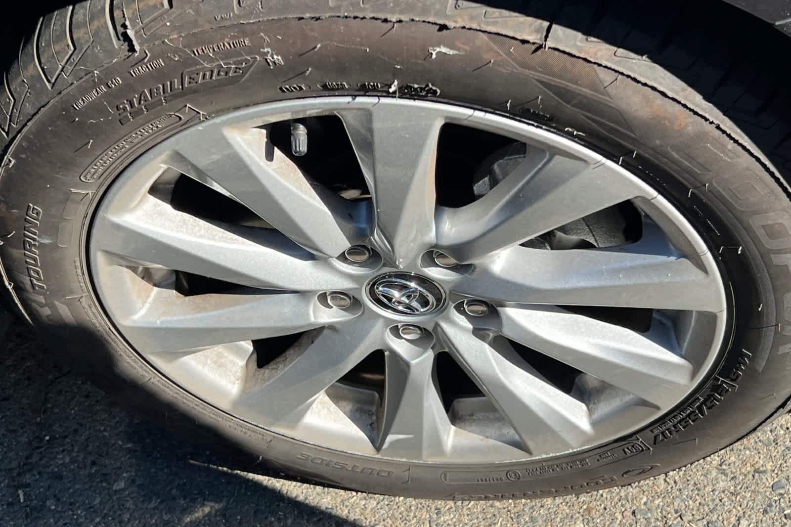 Used 2020 Toyota Camry LE w/ Convenience Package FWD image 15