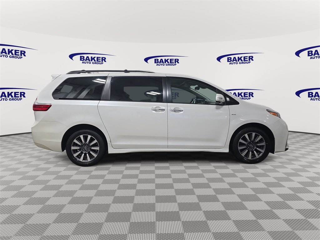 Used 2020 Toyota Sienna Limited Premium image 4