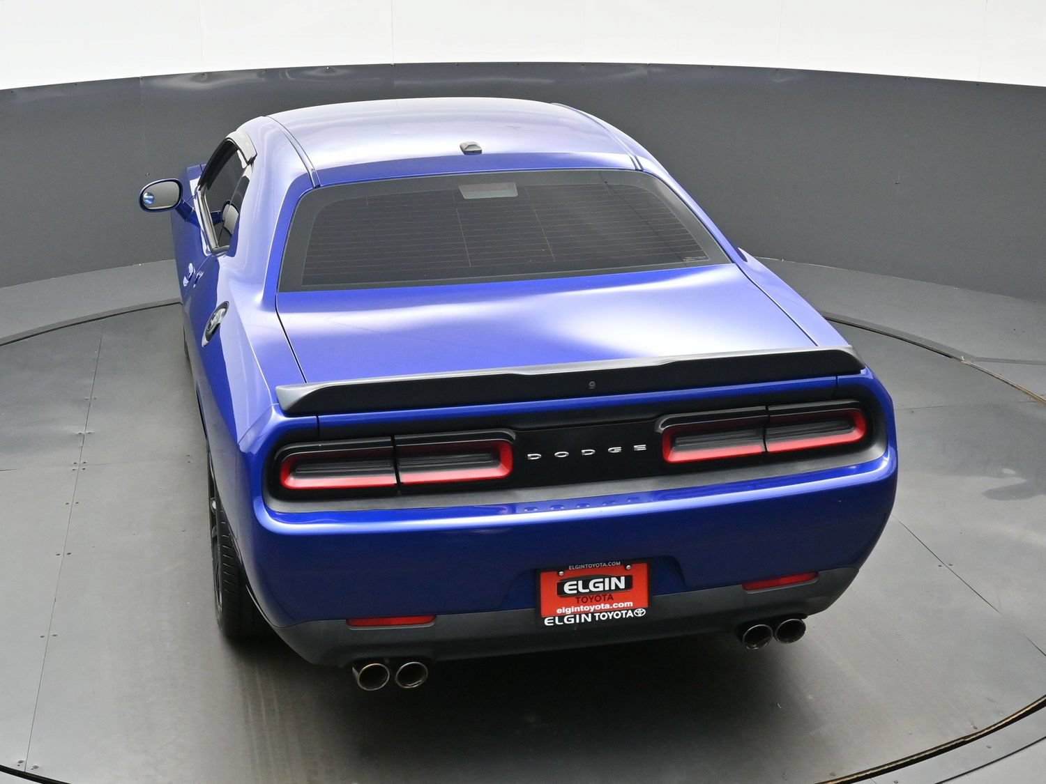 Used 2018 Dodge Challenger SXT w/ Blacktop Package RWD image 38