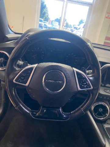 Used 2018 Chevrolet Camaro LT w/ Technology Package image 21