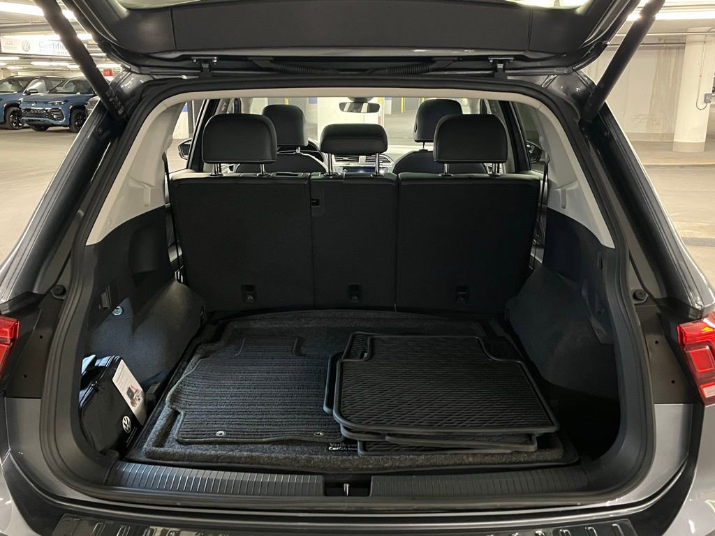 Certified 2024 Volkswagen Tiguan SE AWD/4WD image 38