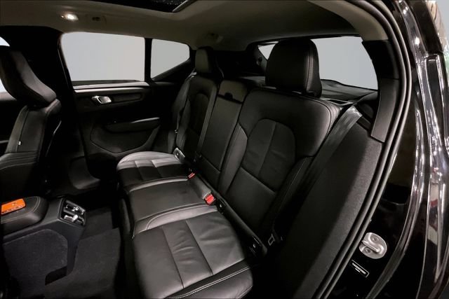 Certified 2023 Volvo XC40 B4 Plus w/ Driver Assist Package FWD image 29