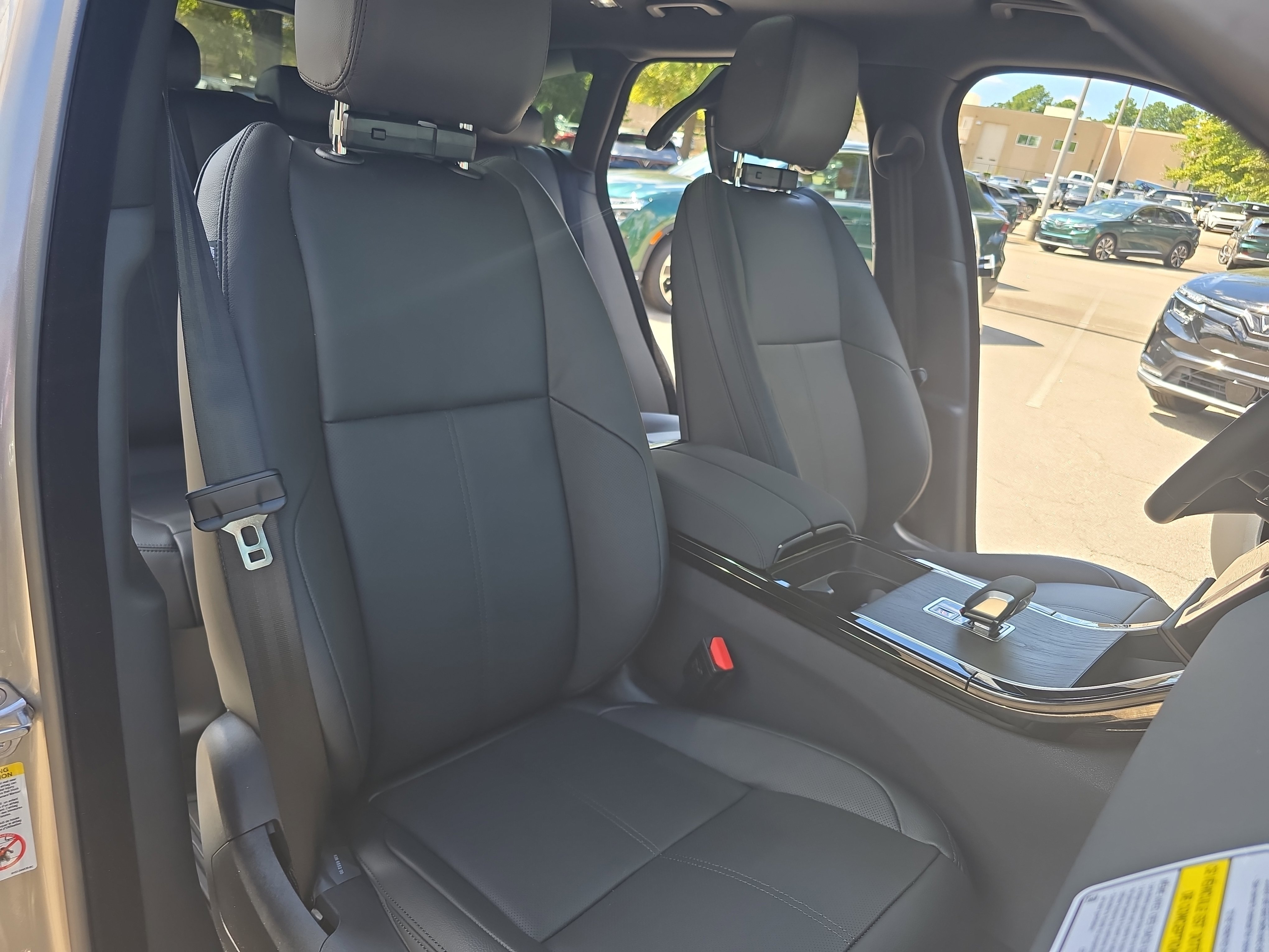 New 2026 Land Rover Range Rover Velar Dynamic SE image 10