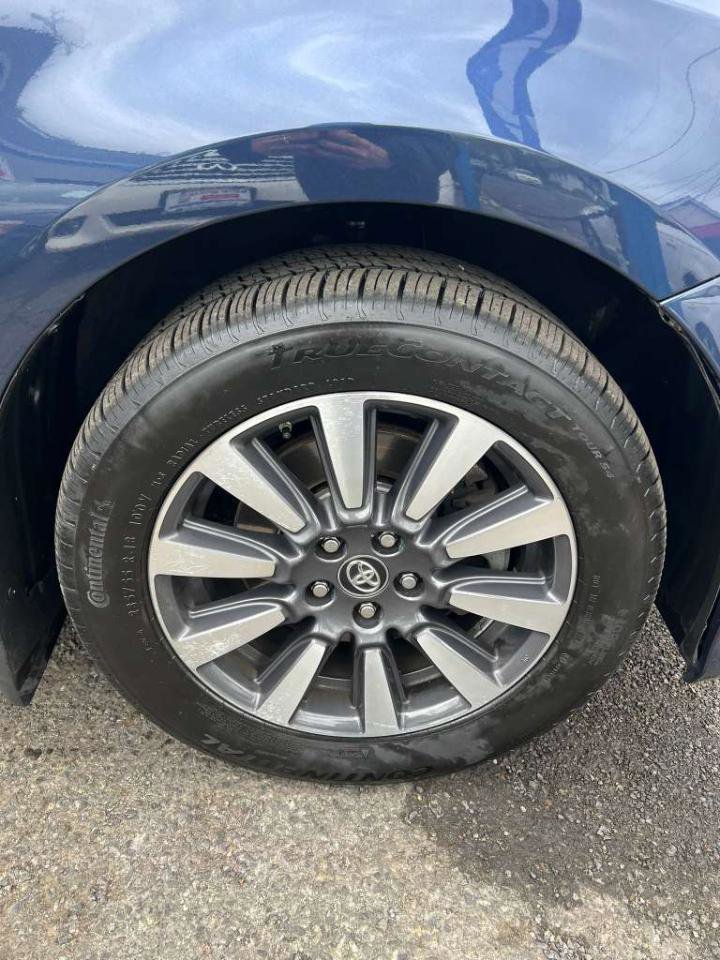 Used 2020 Toyota Sienna XLE w/ XLE Navigation Package AWD/4WD image 11