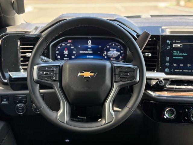 Used 2024 Chevrolet Silverado 1500 LT AWD/4WD image 31