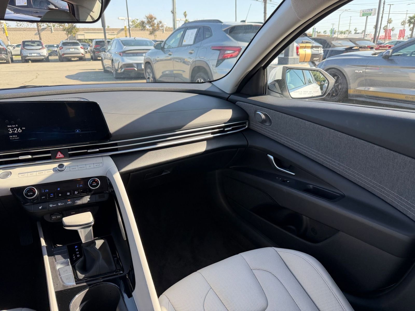 Used 2025 Hyundai Elantra Limited image 36