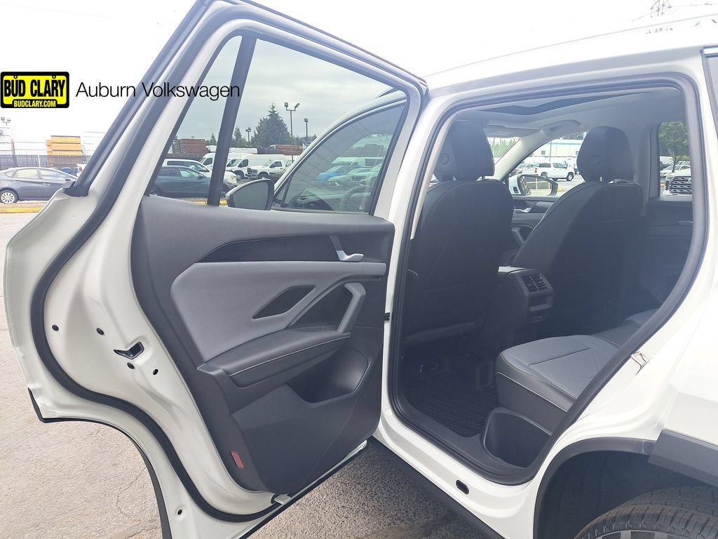 New 2026 Volkswagen Tiguan SE AWD/4WD image 18