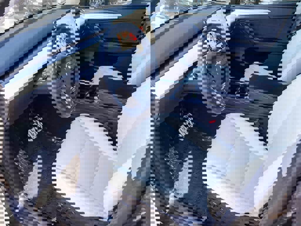 Used 2022 Tesla Model Y Performance image 15