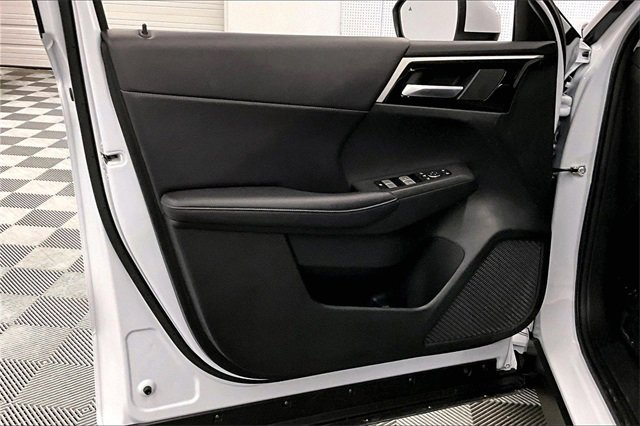 Used 2024 Mitsubishi Outlander Ralliart image 18