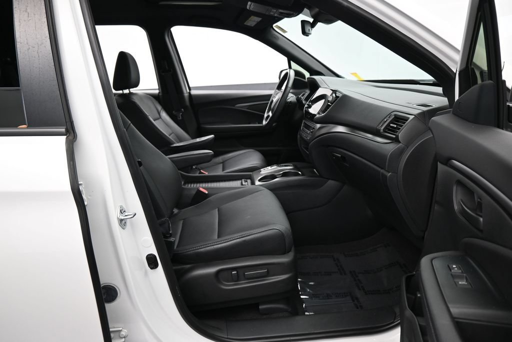 Used 2023 Honda Passport EX-L image 43