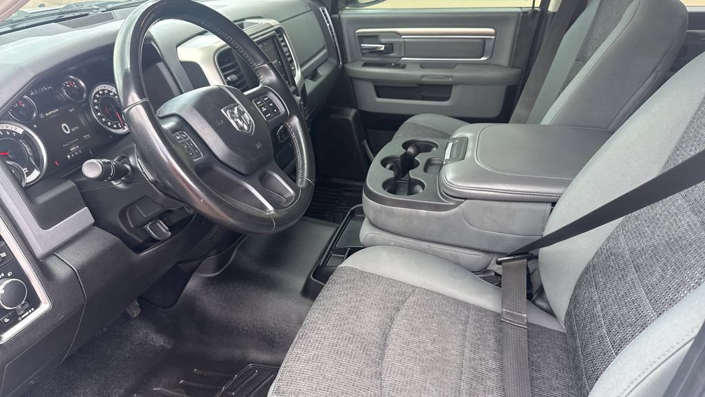 Used 2019 RAM 1500 Classic SLT w/ Luxury Group AWD/4WD image 9