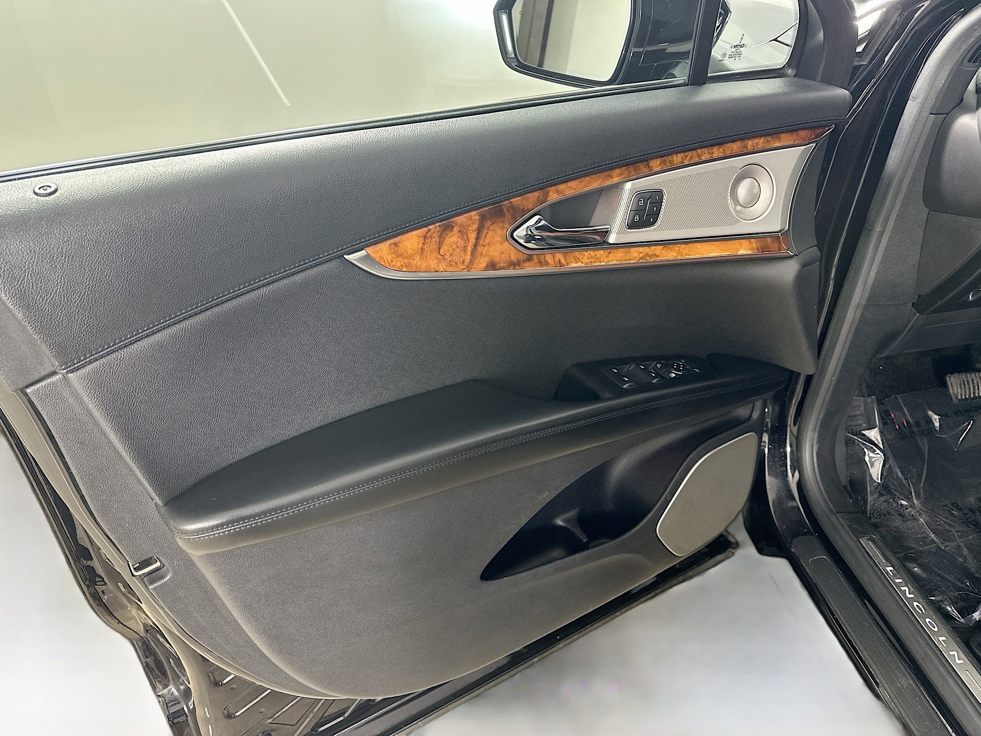 Used 2019 Lincoln Nautilus Reserve w/ Ultimate Package image 15