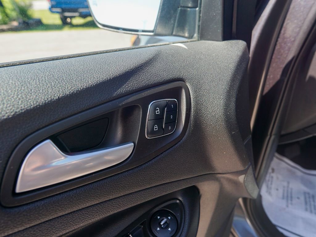 Used 2016 Ford Escape Titanium AWD/4WD image 19