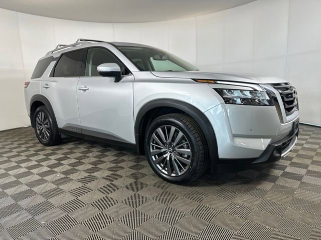 Used 2022 Nissan Pathfinder SL w/ SL Premium Package image 2