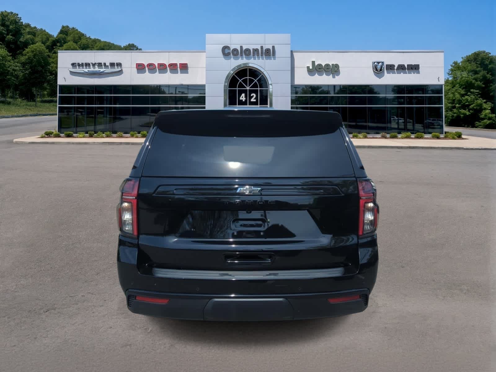 Used 2023 Chevrolet Tahoe Z71 w/ Z71 Off-Road Package AWD/4WD image 5