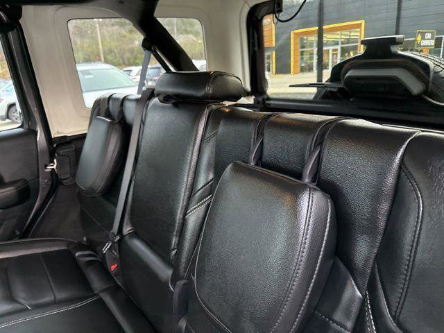 Used 2021 Jeep Wrangler Unlimited Sahara w/ Dual Top Group image 25