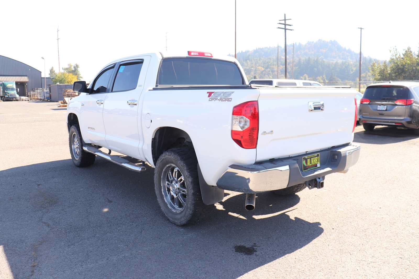 Used 2014 Toyota Tundra SR5 w/ SR5 Upgrade Package AWD/4WD image 7