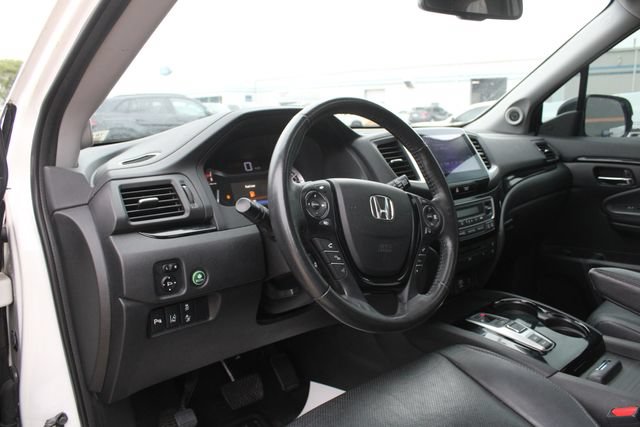 Used 2016 Honda Pilot Elite image 2