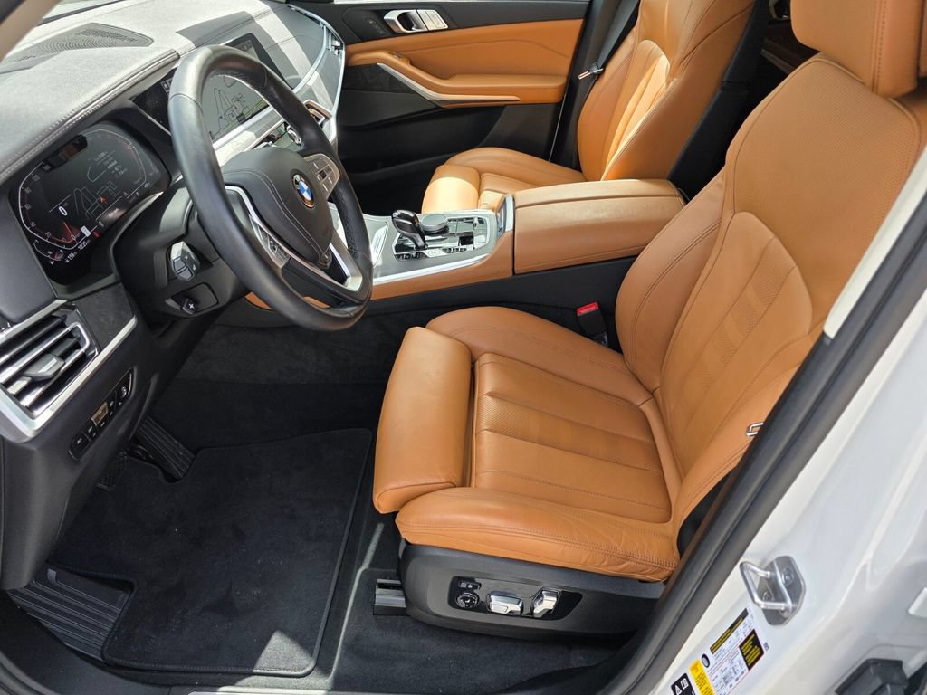 Used 2022 BMW X7 xDrive40i w/ Premium Package AWD/4WD image 9