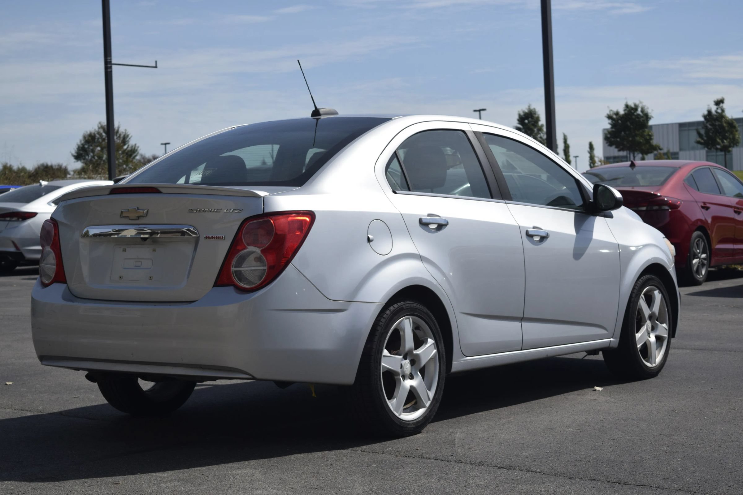 Used 2015 Chevrolet Sonic LTZ FWD image 4