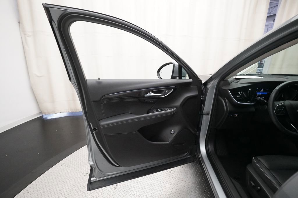 Used 2023 Buick Envision Essence FWD image 28