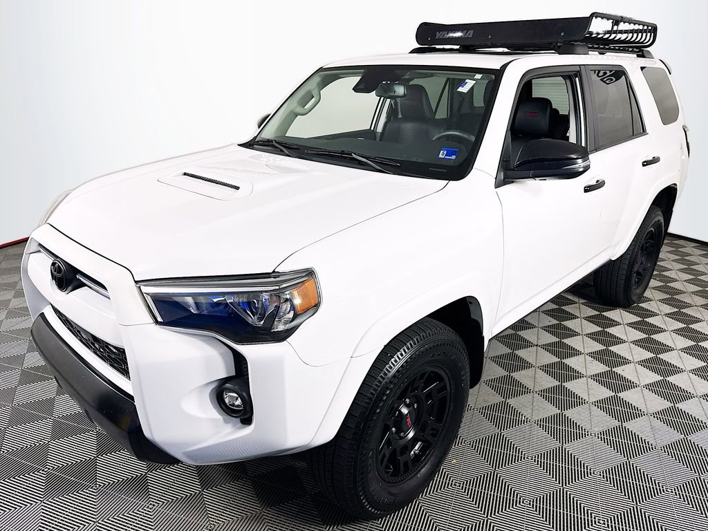 Used 2021 Toyota 4Runner Venture w/ Moonroof Package AWD/4WD image 3