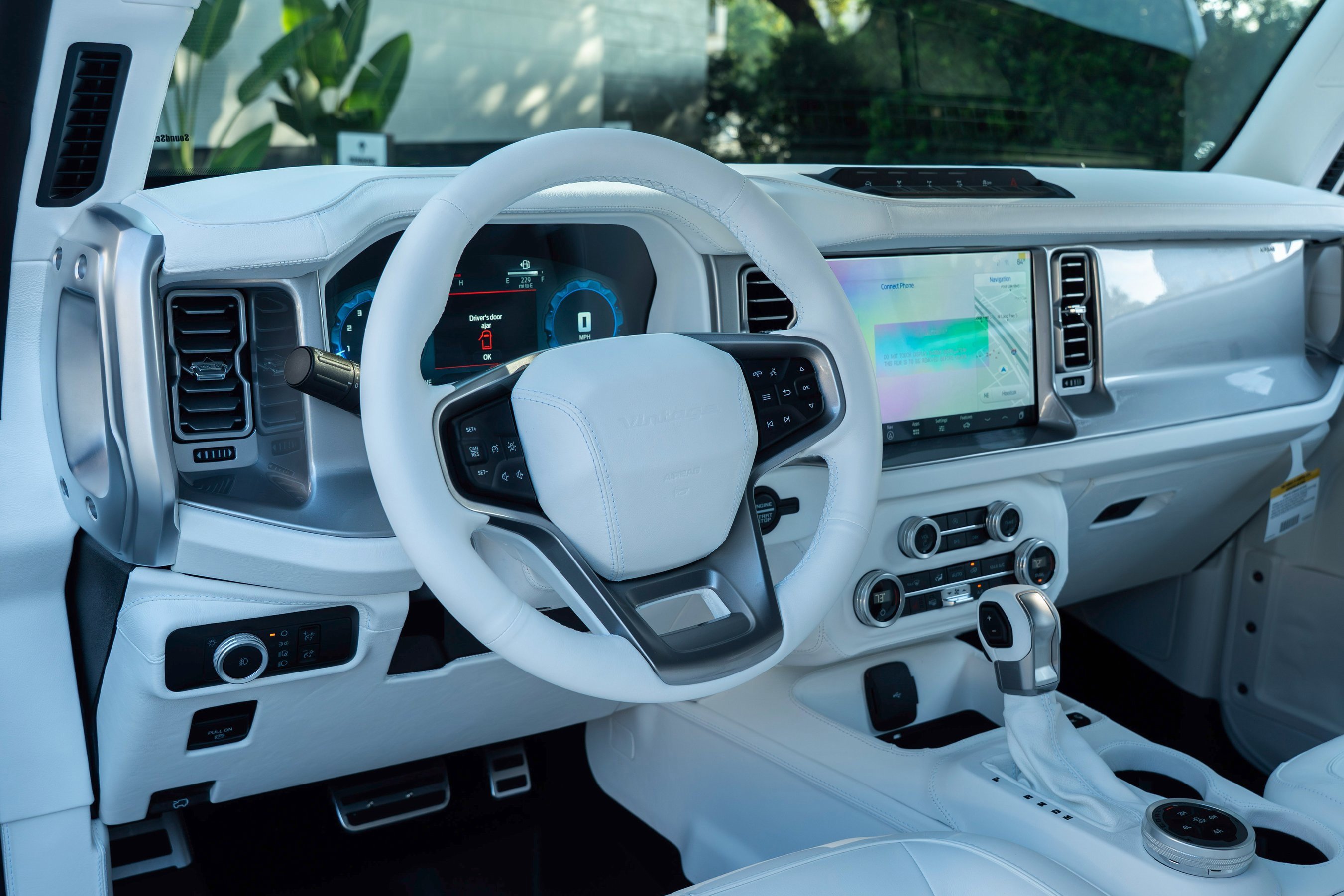 Used 2025 Ford Bronco Badlands image 24