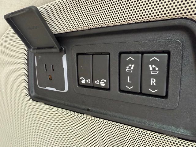 Used 2021 Cadillac Escalade Sport Platinum w/ Heavy-Duty Trailer Package image 13