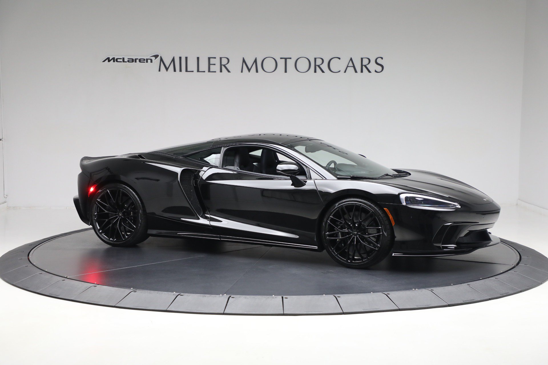 Used 2025 McLaren GTS RWD image 10