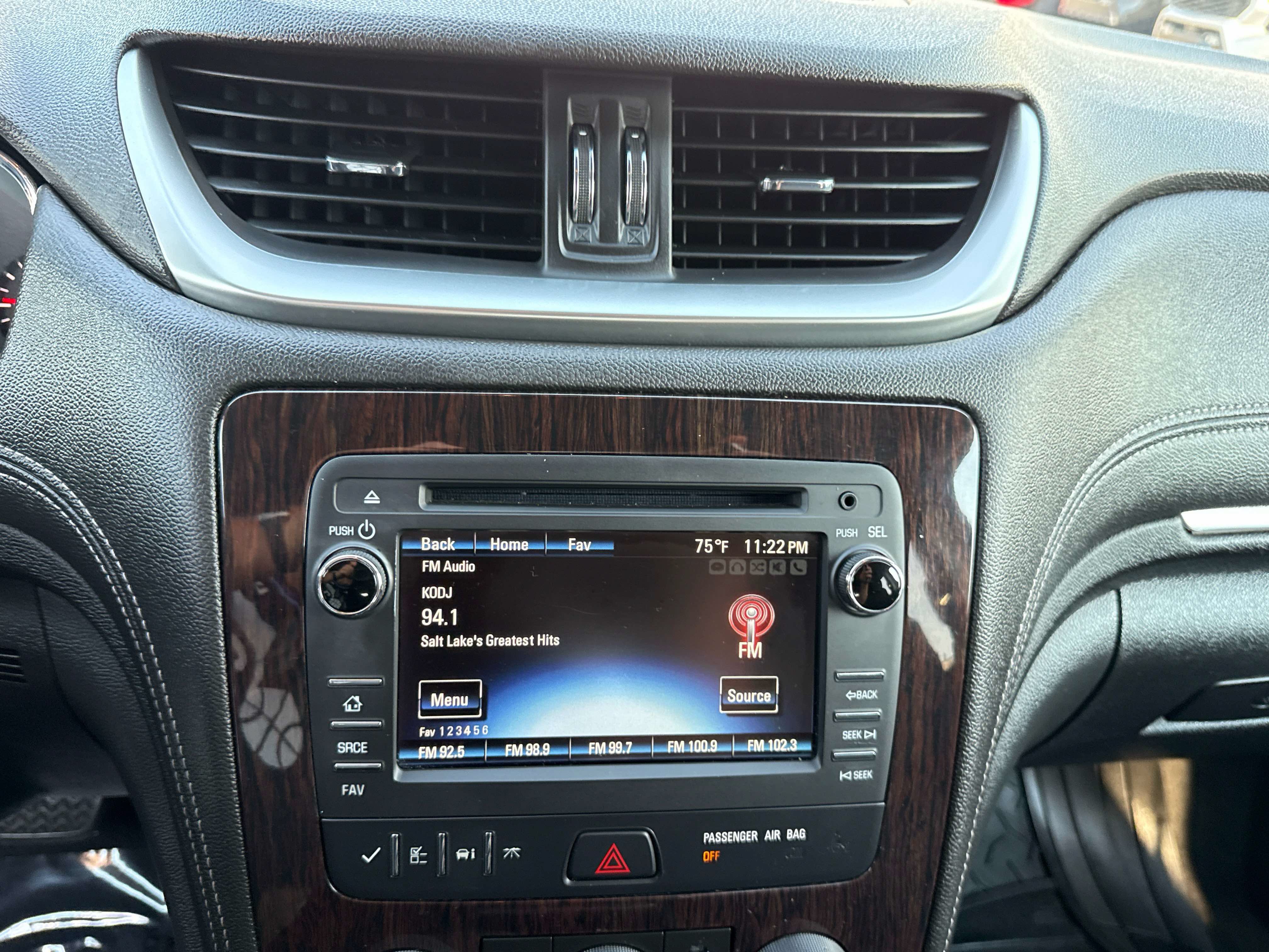Used 2017 Chevrolet Traverse LT FWD image 23