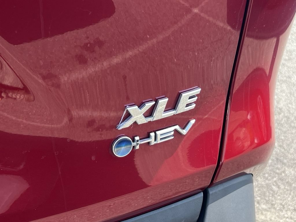 Used 2025 Toyota RAV4 XLE AWD/4WD image 25