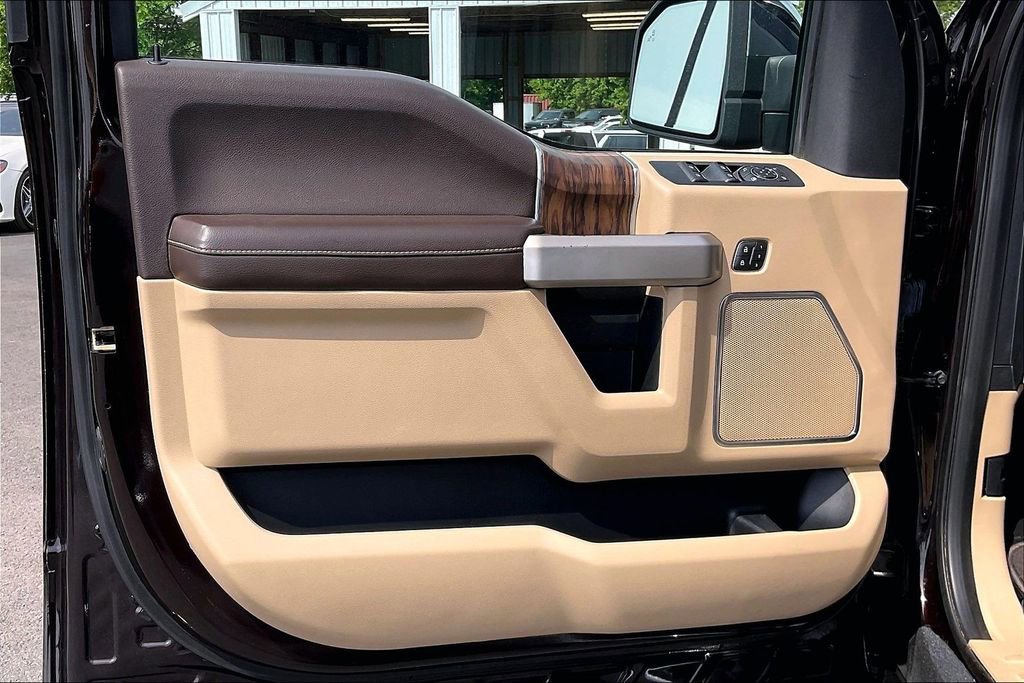 Used 2019 Ford F150 Lariat w/ Equipment Group 502A Luxury AWD/4WD image 23