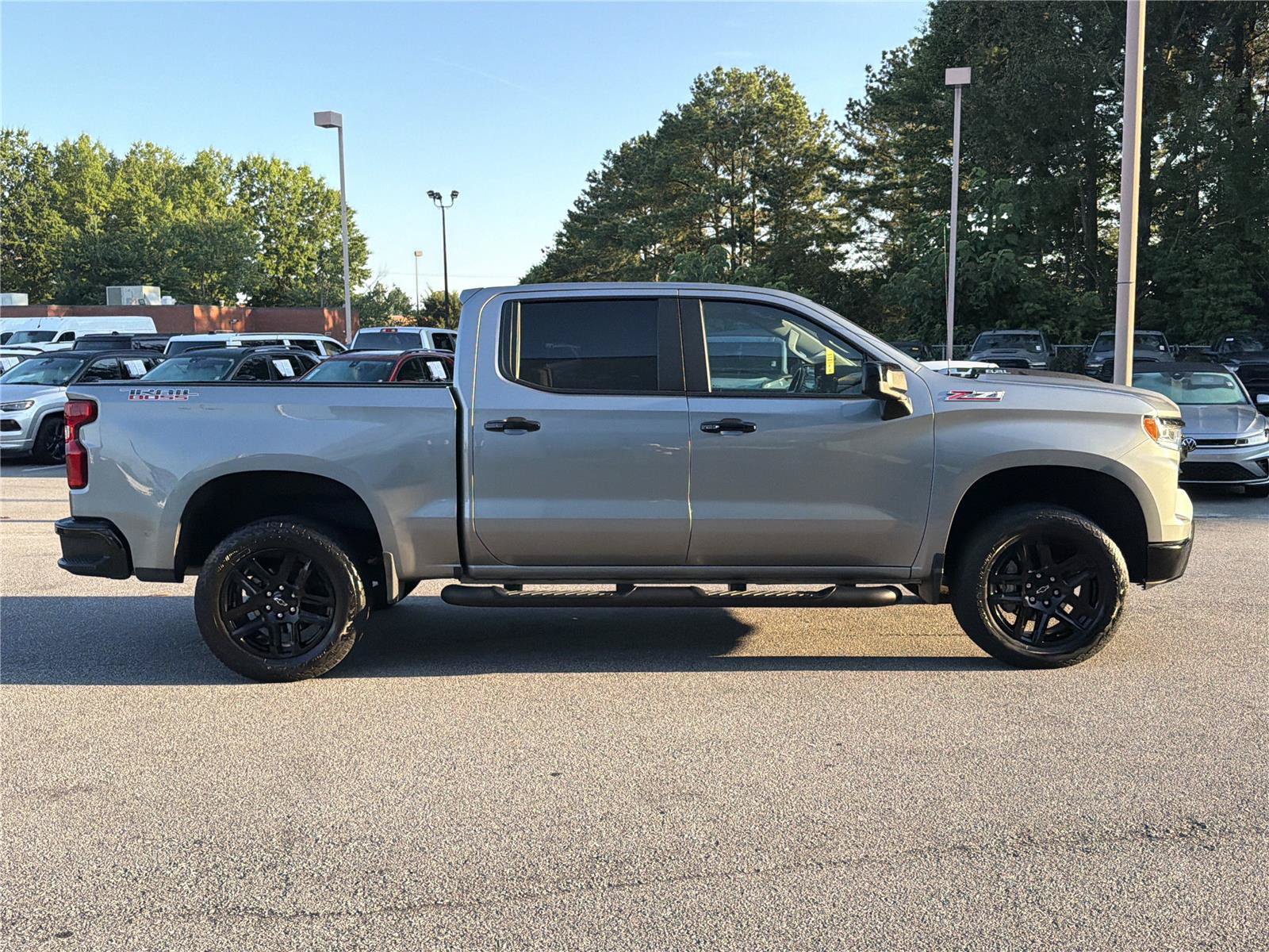 Used 2025 Chevrolet Silverado 1500 LT Trail Boss w/ Convenience Package II AWD/4WD image 4