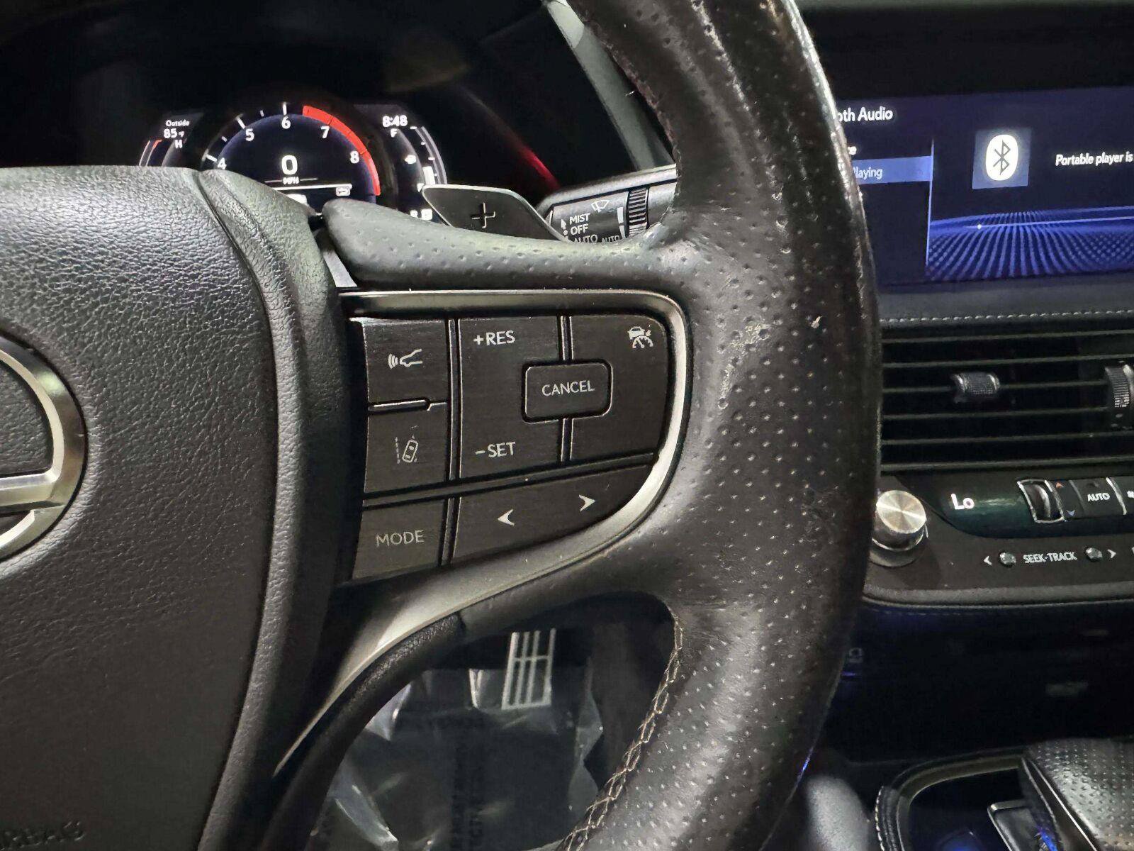 Used 2018 Lexus LS 500 F Sport w/ Accessory Package (Z2) RWD image 28