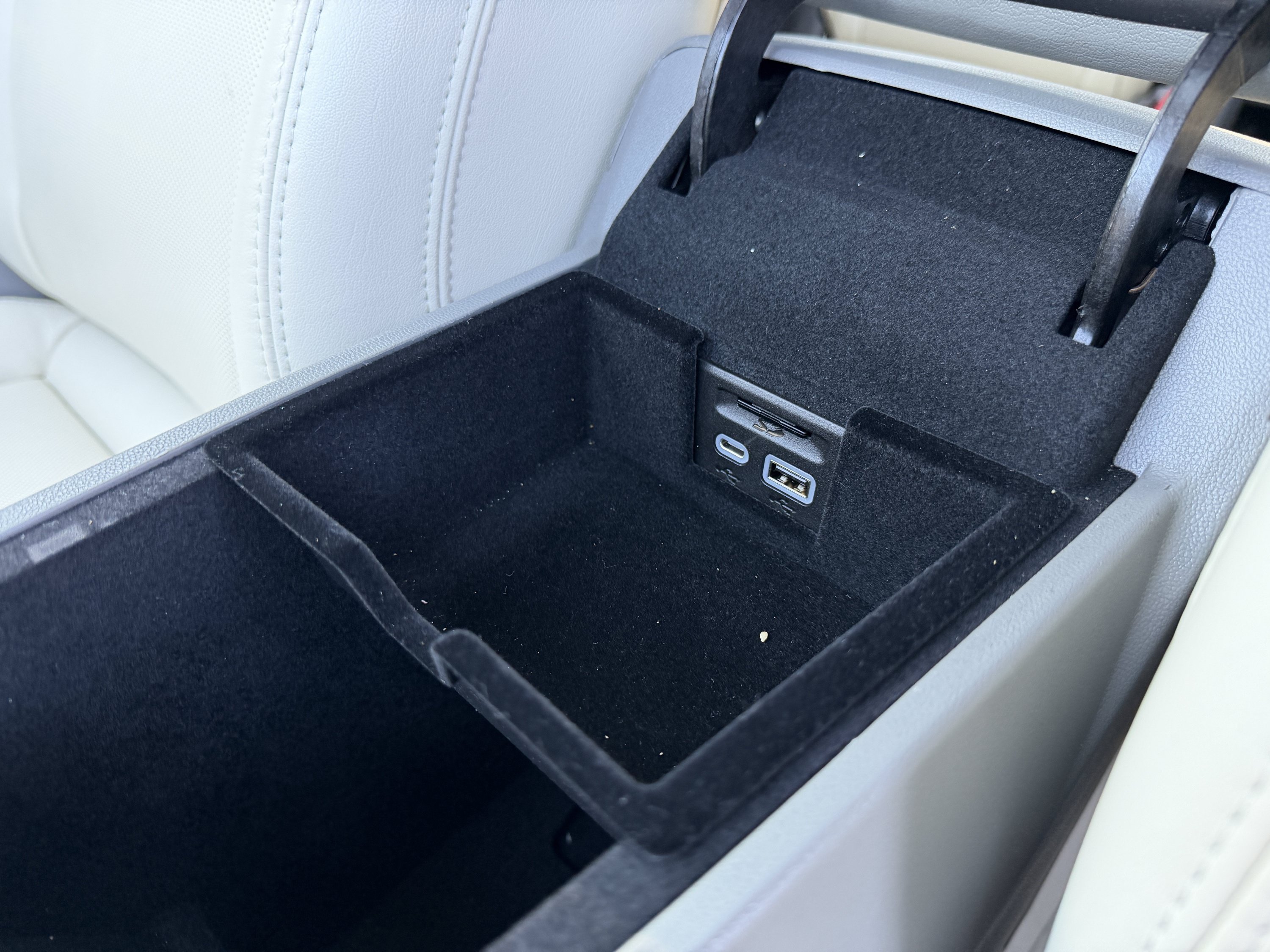 Used 2024 Cadillac XT6 Premium Luxury w/ LPO, Floor Liner Package AWD/4WD image 37