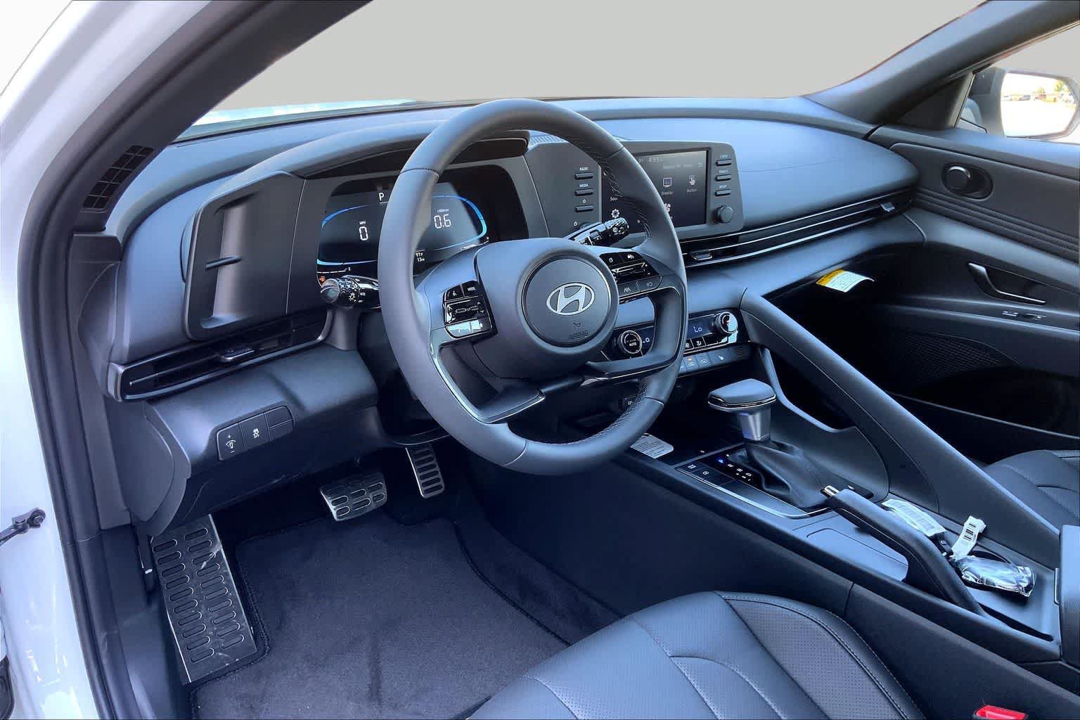 New 2026 Hyundai Elantra SEL Sport FWD image 9