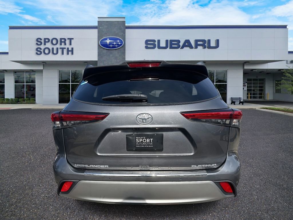 Used 2021 Toyota Highlander Platinum image 4